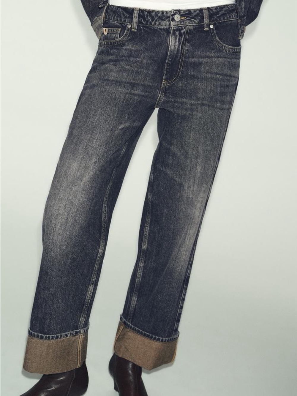 Mid Rise Cuffed Jeans - Picture 2 of 4